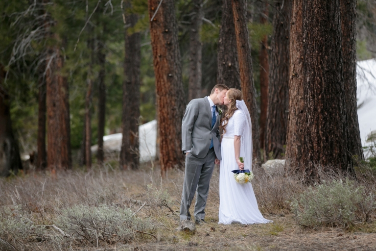 EK-Studios-Utah-Wedding-Photographers-Bridals-in-the-woods-pines026-Blog(pp_w768_h512)