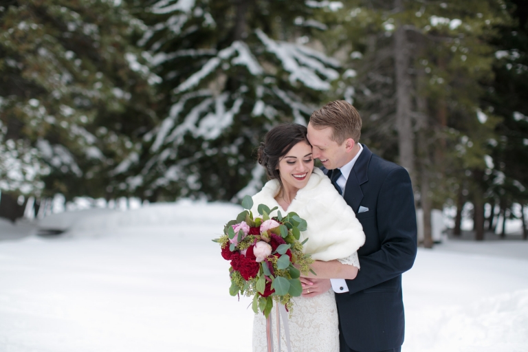 EK-Studios-Utah-Wedding-Photographers-Winter-Bridals-in-the-mountians-woods005-Blog(pp_w768_h512)