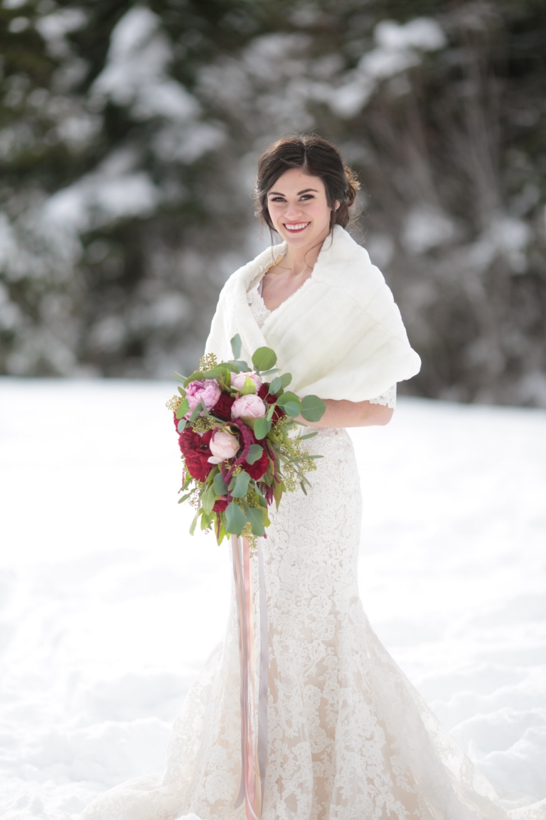 EK-Studios-Utah-Wedding-Photographers-Winter-Bridals-in-the-mountians-woods011-Blog(pp_w768_h1152)