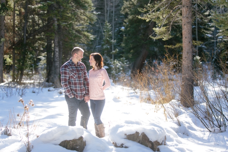 EK-Studios-Utah-Wedding-Photographers-Winter-Engagements-Mountains-UT001-Blog(pp_w768_h512)
