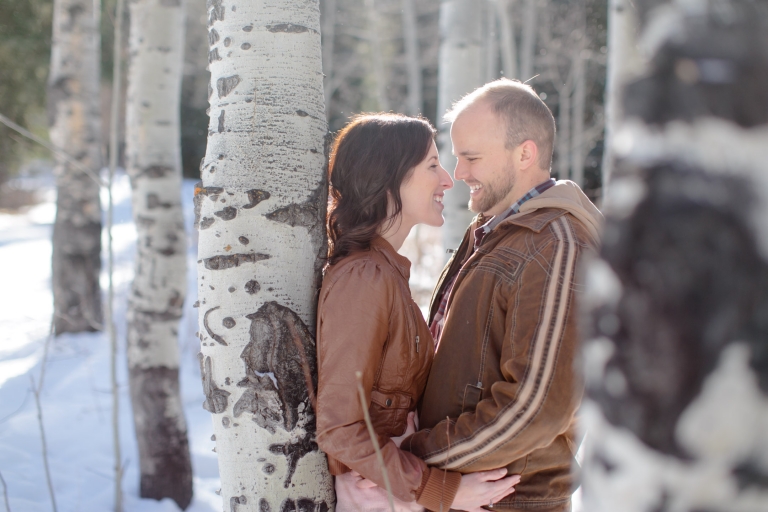 EK-Studios-Utah-Wedding-Photographers-Winter-Engagements-Mountains-UT002-Blog(pp_w768_h512)