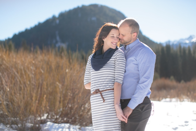 EK-Studios-Utah-Wedding-Photographers-Winter-Engagements-Mountains-UT006-Blog(pp_w768_h512)