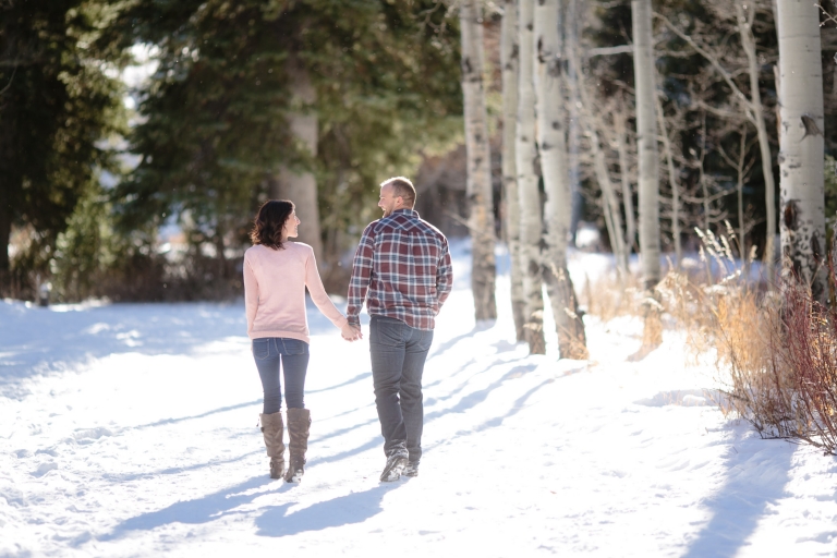 EK-Studios-Utah-Wedding-Photographers-Winter-Engagements-Mountains-UT014-Blog(pp_w768_h512)