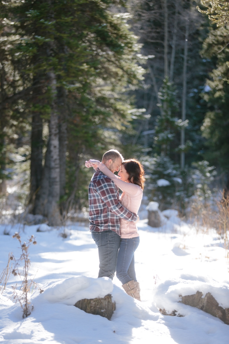 EK-Studios-Utah-Wedding-Photographers-Winter-Engagements-Mountains-UT020-Blog(pp_w768_h1152)