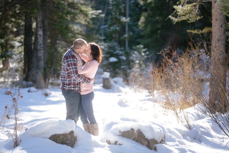 EK-Studios-Utah-Wedding-Photographers-Winter-Engagements-Mountains-UT027-Blog(pp_w768_h512)