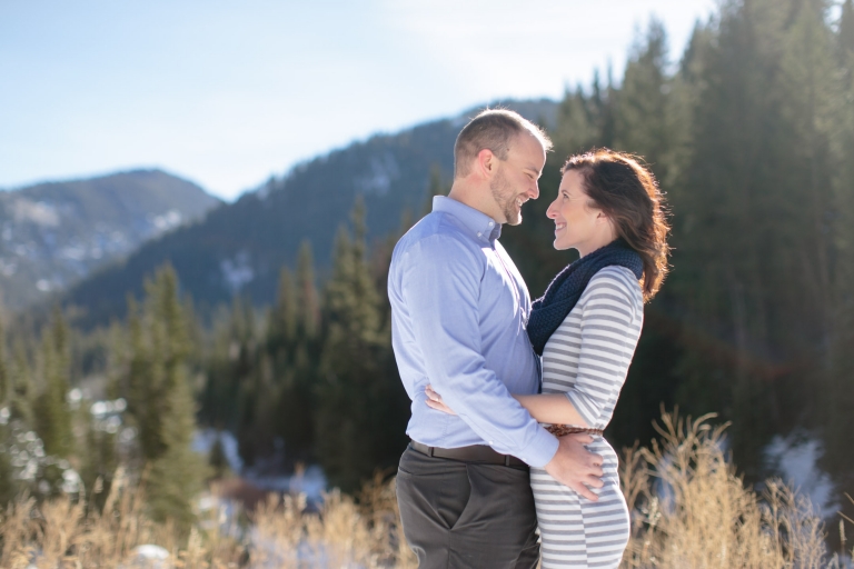 EK-Studios-Utah-Wedding-Photographers-Winter-Engagements-Mountains-UT034-Blog(pp_w768_h512)