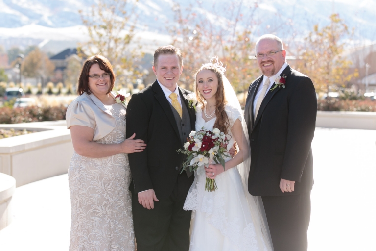EK-Studios-Utah-Wedding-Photographers-Payson-Temple-Wedding010-Blog(pp_w768_h512)