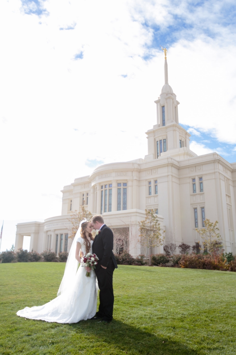 EK-Studios-Utah-Wedding-Photographers-Payson-Temple-Wedding016-Blog(pp_w768_h1152)