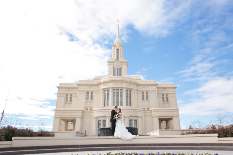 EK-Studios-Utah-Wedding-Photographers-Payson-Temple-Wedding019-Blog(pp_w768_h512)