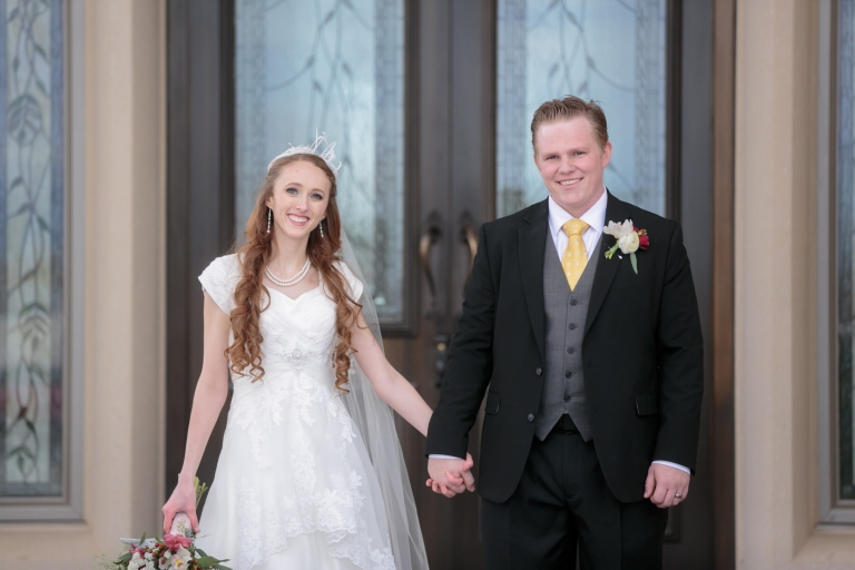 EK-Studios-Utah-Wedding-Photographers-Payson-Temple-Wedding021-Blog(pp_w768_h512)