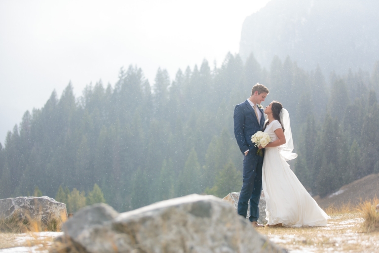 Winter-Mountain-Bridals-Utah-Photography-Utah-Wedding-Photographers-EK-Studios-Photo-Video-005(pp_w768_h512)