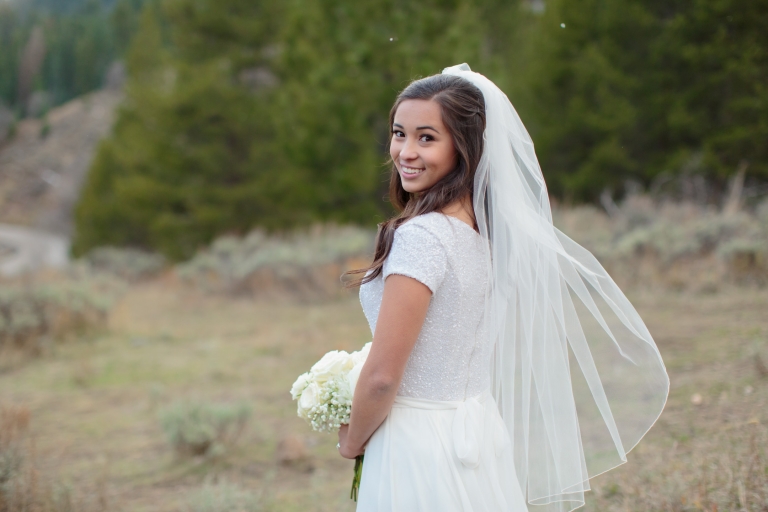 Winter-Mountain-Bridals-Utah-Photography-Utah-Wedding-Photographers-EK-Studios-Photo-Video-009(pp_w768_h512)