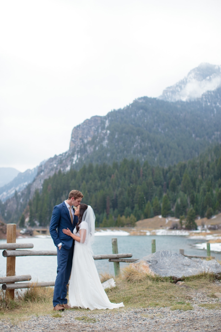 Winter-Mountain-Bridals-Utah-Photography-Utah-Wedding-Photographers-EK-Studios-Photo-Video-012(pp_w768_h1152)