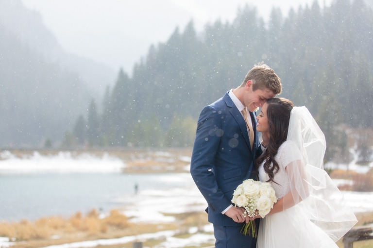 Winter-Mountain-Bridals-Utah-Photography-Utah-Wedding-Photographers-EK-Studios-Photo-Video-014(pp_w768_h512)