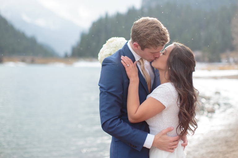 Winter-Mountain-Bridals-Utah-Photography-Utah-Wedding-Photographers-EK-Studios-Photo-Video-022(pp_w768_h512)