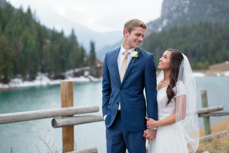 Winter-Mountain-Bridals-Utah-Photography-Utah-Wedding-Photographers-EK-Studios-Photo-Video-023(pp_w768_h512)