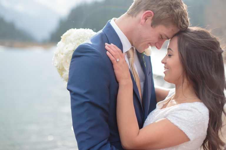 Winter-Mountain-Bridals-Utah-Photography-Utah-Wedding-Photographers-EK-Studios-Photo-Video-027(pp_w768_h512)