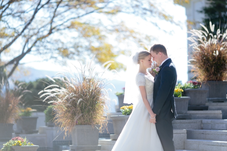 EK-Studios-Utah-Wedding-Photographers-Bountiful-Temple-Wedding-Bridals014-Blog(pp_w768_h512)