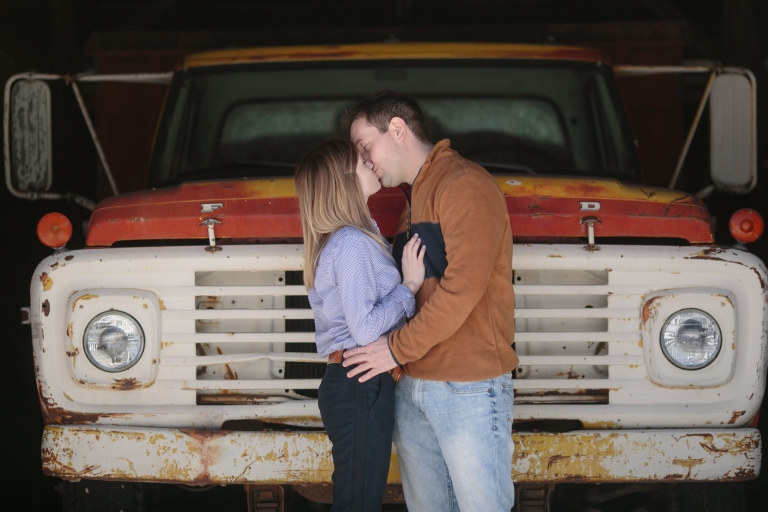 EK-Studios-Utah-Wedding-Photographers-Country-Barn-Engagements014-Blog(pp_w768_h512)