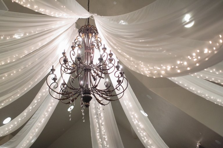 EK-Studios-Utah-Wedding-Photographers-Draper-Temple-Wedding-Sleepy-Ridge-Reception-Utah013-Blog(pp_w768_h512)