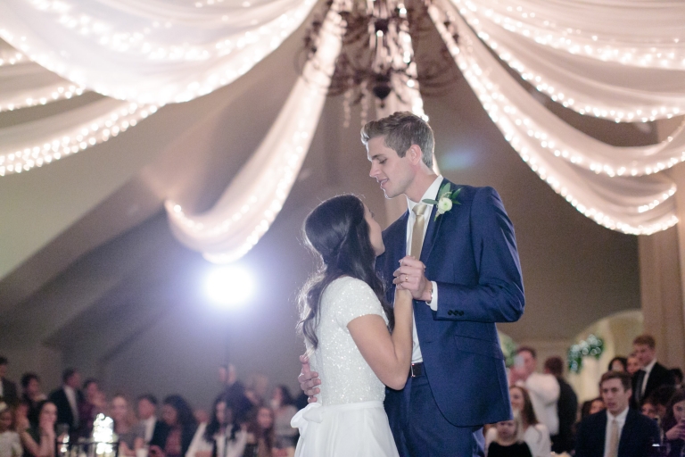 EK-Studios-Utah-Wedding-Photographers-Draper-Temple-Wedding-Sleepy-Ridge-Reception-Utah031-Blog(pp_w768_h512)