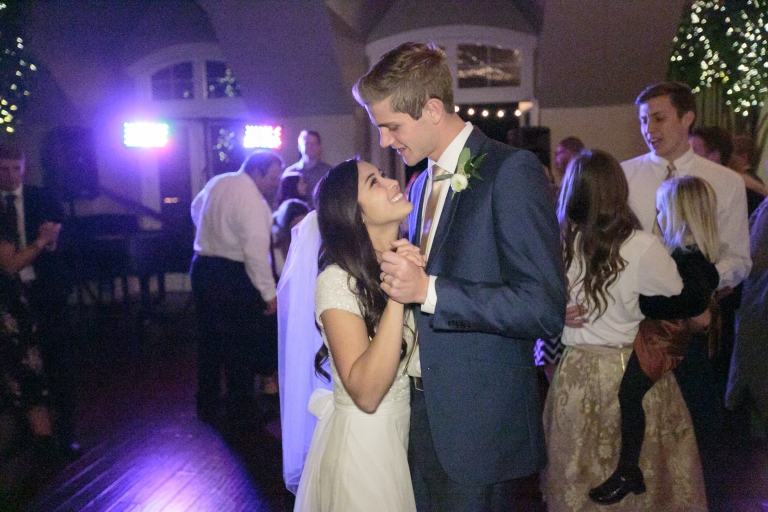 EK-Studios-Utah-Wedding-Photographers-Draper-Temple-Wedding-Sleepy-Ridge-Reception-Utah036-Blog(pp_w768_h512)