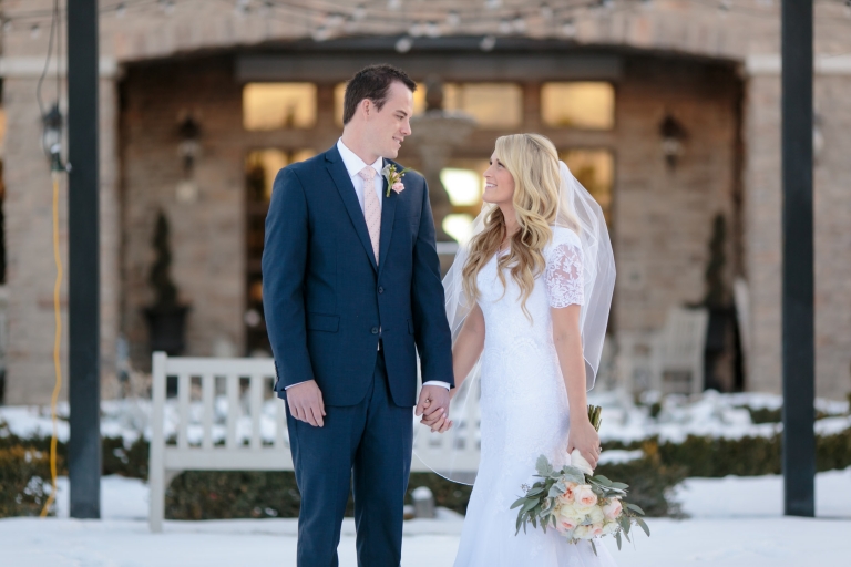 EK-Studios-Utah-Wedding-Photographers-Salt-Lake-temple-Wedding-Sleepy-Ridge-Golf-course-Reception026-Blog(pp_w768_h512)
