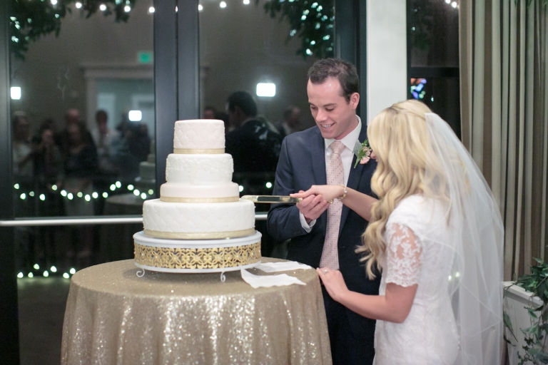 EK-Studios-Utah-Wedding-Photographers-Salt-Lake-temple-Wedding-Sleepy-Ridge-Golf-course-Reception042-Blog(pp_w768_h512)