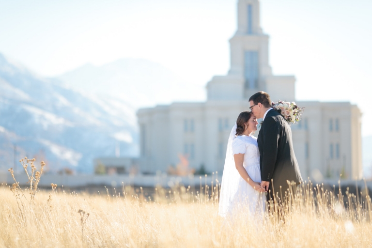 EK-Studios-Utah-Wedding-Photographers-Payson-Temple-Wedding-Photography014-Blog(pp_w768_h512)