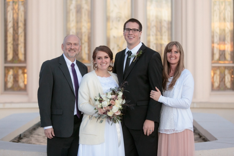 EK-Studios-Utah-Wedding-Photographers-Payson-Temple-Wedding-Photography028-Blog(pp_w768_h512)