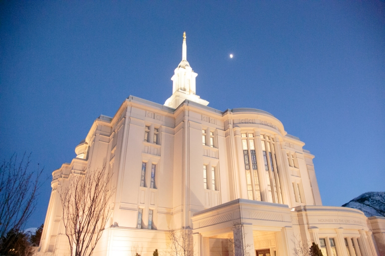 EK-Studios-Utah-Wedding-Photographers-Payson-Temple-Wedding-Photography031-Blog(pp_w768_h512)