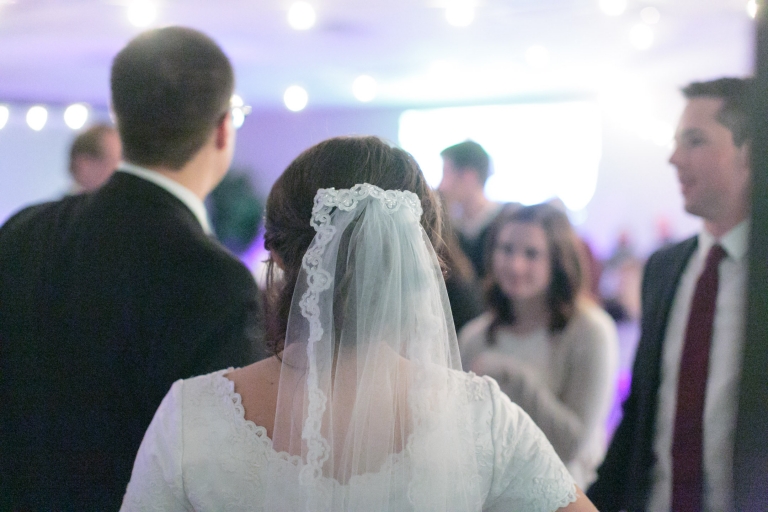 EK-Studios-Utah-Wedding-Photographers-Payson-Temple-Wedding-Photography040-Blog(pp_w768_h512)