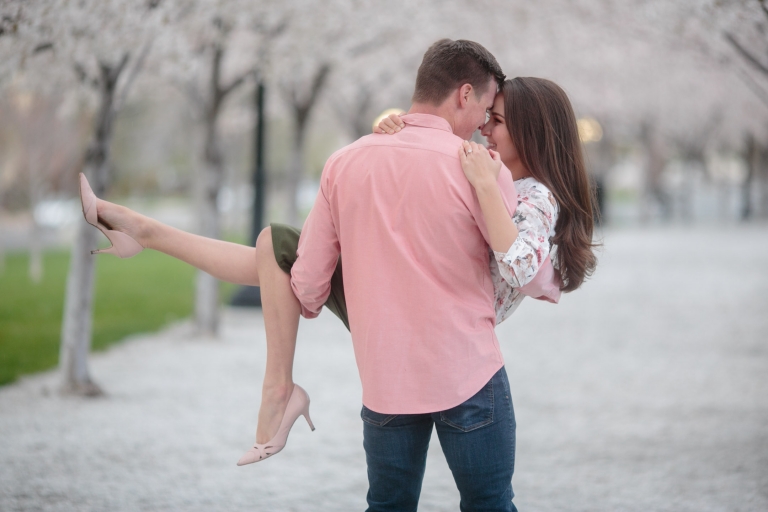 EK-Studios-Utah-Wedding-Photographers-Spring-Engagements-Blossoms-Classy-Salt-Lake-Capitol-Building-Utah-Hayley-Coulton022-Blog(pp_w768_h512)