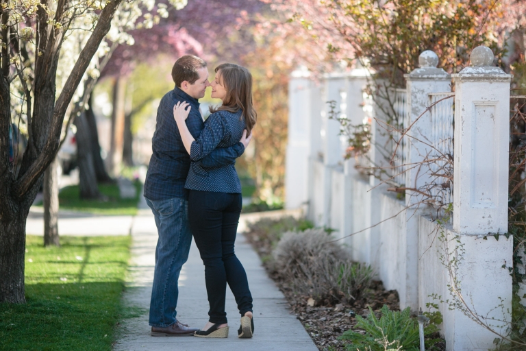 EK-Studios-Utah-Wedding-Photographers-Salt-Lake-City-Engagements-utah-spring-blossoms007-Blog(pp_w768_h512)