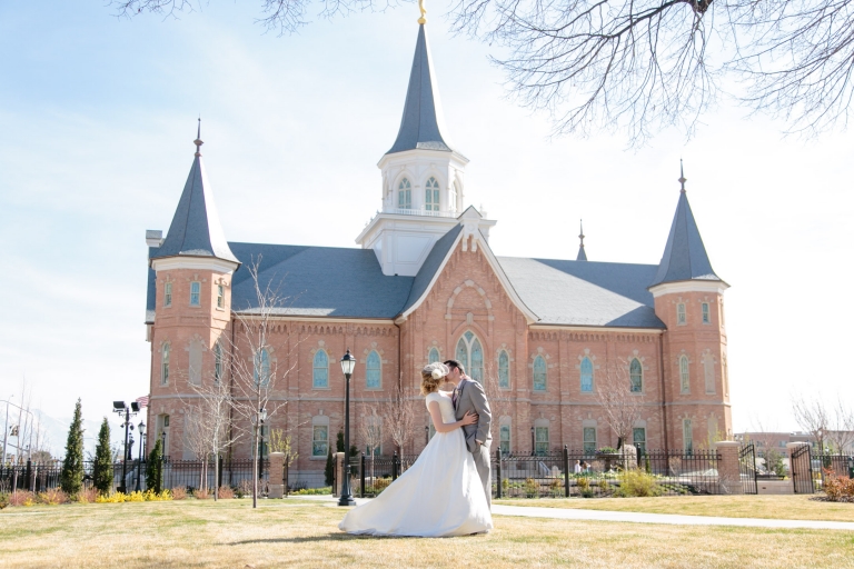 EK-Studios-Utah-Wedding-Photographers-Provo-City-Center-Temple-wedding-bridal-photography-utah015-Blog(pp_w768_h512)