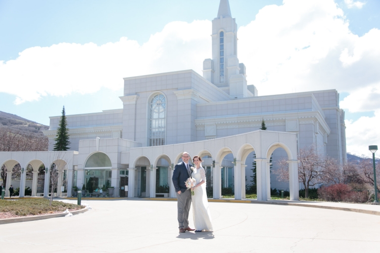 EK-Studios-Utah-Wedding-Photographers-Bountiful-Temple-Wedding-Chantilly-Mansion-Wedding-Reception023-Blog1(pp_w768_h512)