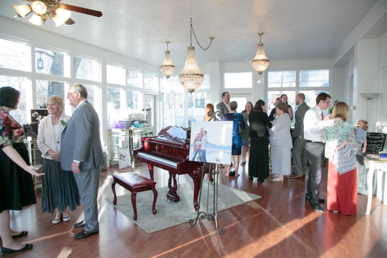 EK-Studios-Utah-Wedding-Photographers-Bountiful-Temple-Wedding-Chantilly-Mansion-Wedding-Reception061-Blog1(pp_w768_h512)