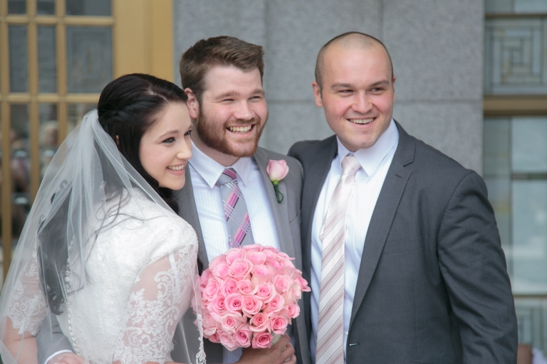 EK-Studios-Utah-Wedding-Photographers-Draper-Temple-Wedding-Utah-photography-blossoms010-Blog(pp_w768_h512)