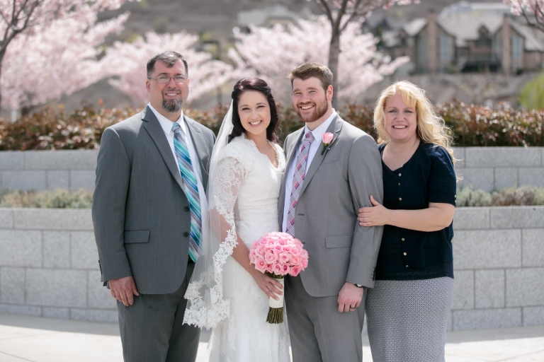 EK-Studios-Utah-Wedding-Photographers-Draper-Temple-Wedding-Utah-photography-blossoms014-Blog(pp_w768_h512)
