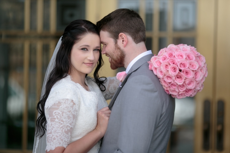 EK-Studios-Utah-Wedding-Photographers-Draper-Temple-Wedding-Utah-photography-blossoms021-Blog(pp_w768_h512)