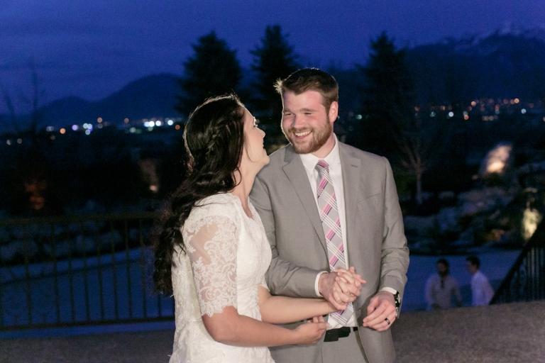 EK-Studios-Utah-Wedding-Photographers-Draper-Temple-Wedding-Utah-photography-blossoms048-Blog(pp_w768_h512)