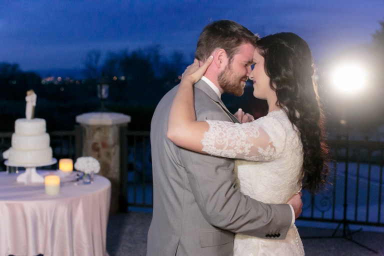 EK-Studios-Utah-Wedding-Photographers-Draper-Temple-Wedding-Utah-photography-blossoms049-Blog(pp_w768_h512)