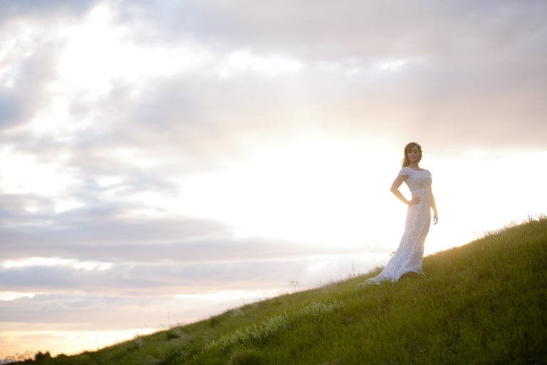 EK-Studios-Utah-Wedding-Photographers-Salt-Lake-City-Photographer-Bridals-wild-flowers-city-overlook-sunset013-Blog(pp_w768_h512)