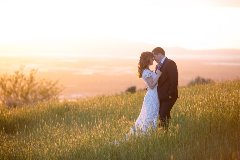EK-Studios-Utah-Wedding-Photographers-Salt-Lake-City-Photographer-Bridals-wild-flowers-city-overlook-sunset015-Blog(pp_w768_h512)