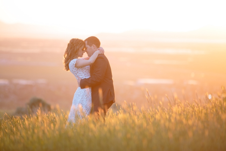 EK-Studios-Utah-Wedding-Photographers-Salt-Lake-City-Photographer-Bridals-wild-flowers-city-overlook-sunset017-Blog(pp_w768_h512)