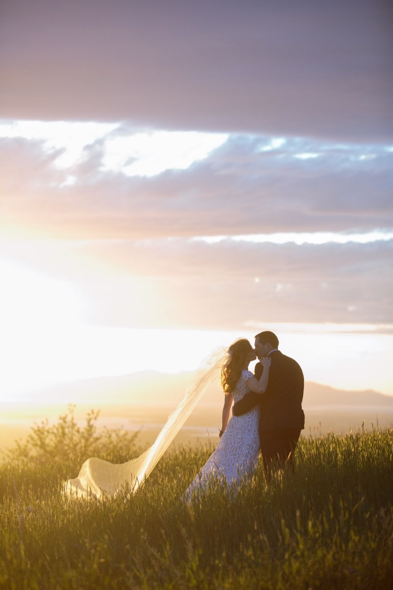 EK-Studios-Utah-Wedding-Photographers-Salt-Lake-City-Photographer-Bridals-wild-flowers-city-overlook-sunset021-Blog(pp_w768_h1152)