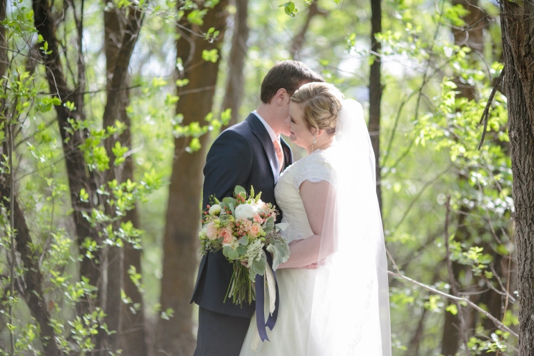 EK-Studios-Utah-Wedding-Photographers-Nature-Bridals-in-a-meadow-city-overlook006-Blog(pp_w768_h512)