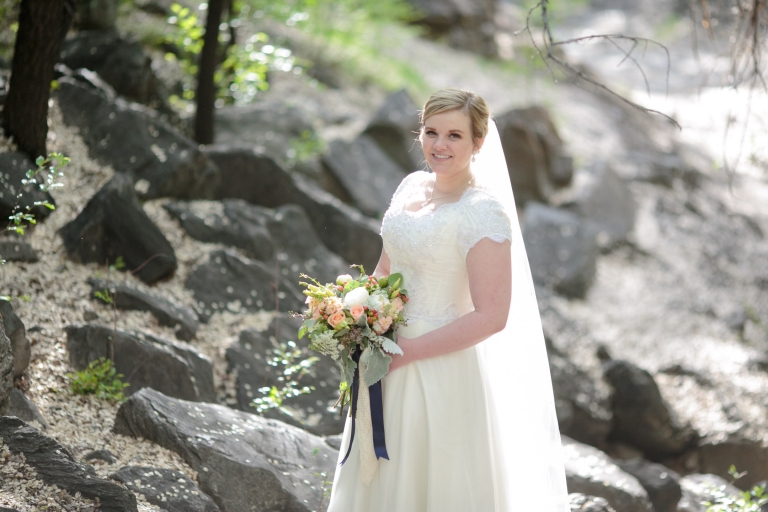 EK-Studios-Utah-Wedding-Photographers-Nature-Bridals-in-a-meadow-city-overlook008-Blog(pp_w768_h512)