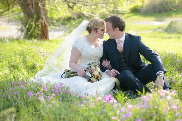 EK-Studios-Utah-Wedding-Photographers-Nature-Bridals-in-a-meadow-city-overlook009-Blog(pp_w768_h512)