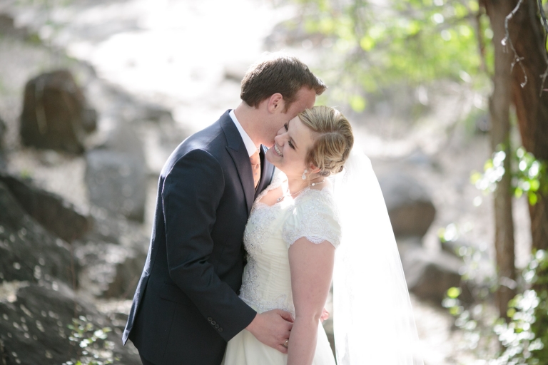 EK-Studios-Utah-Wedding-Photographers-Nature-Bridals-in-a-meadow-city-overlook025-Blog(pp_w768_h512)